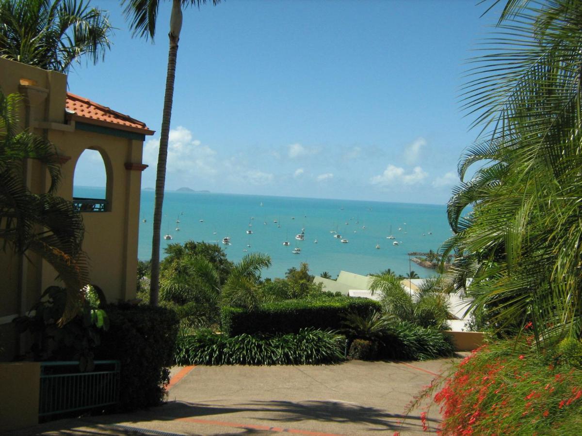 Toscana Village Resort Airlie Beach Exterior foto